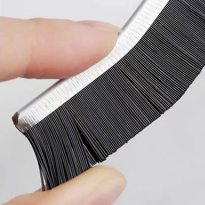 Narrow-Gap Cleaning Brushes